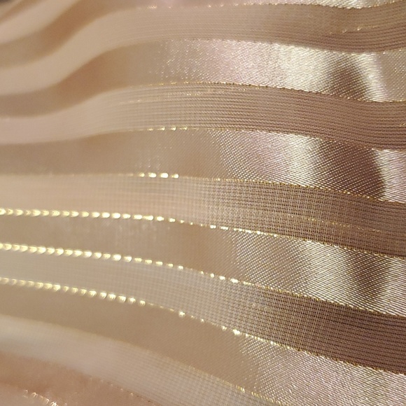 Gold Blouse 😍 - Picture 3 of 6